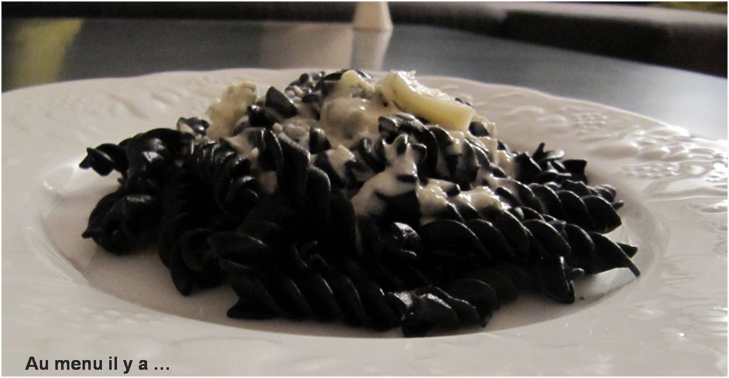 [Recette] Pâtes noires à l’encre de seiche et sa sauce gorgonzola