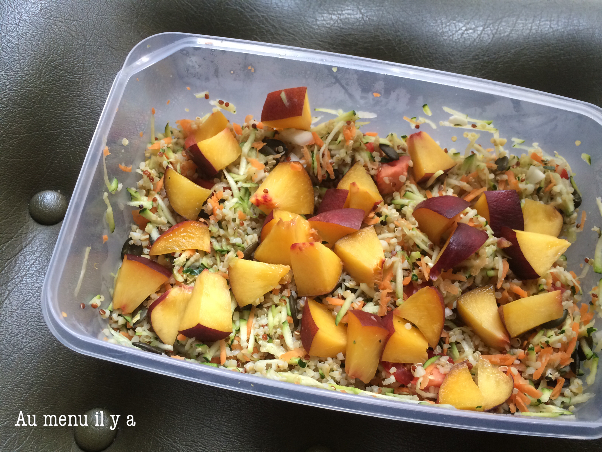 [Recette] Salade végétalienne de quinoa au brugnon